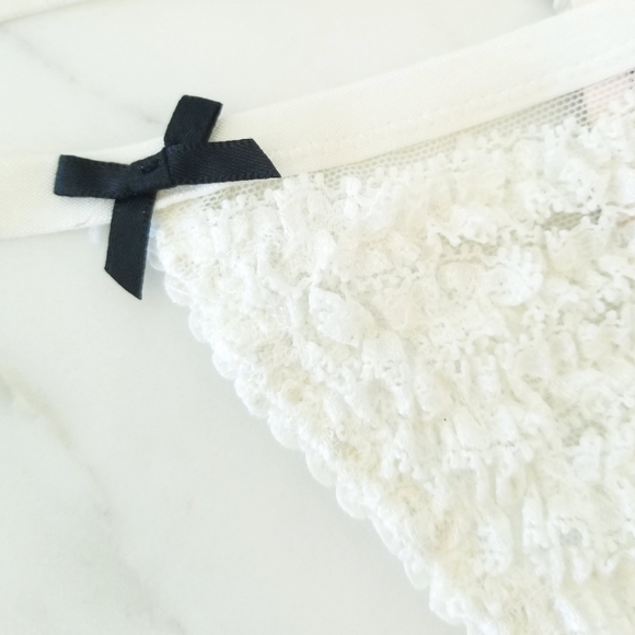 Victoria's Secret Vintage Very Sexy Strappy Lace Ruffle Mesh V-String Panty NWT - Picture 11 of 15